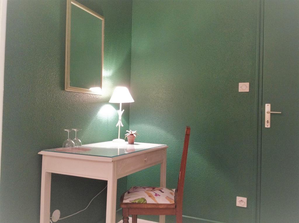 Bed and Breakfast Les Malvaux Huriel Exterior foto